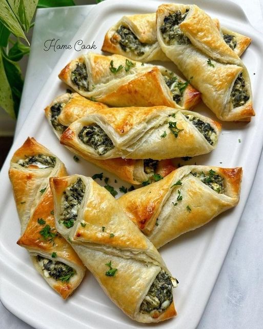 cream cheese spinach puffs