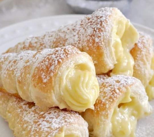 Homemade Cream Horns